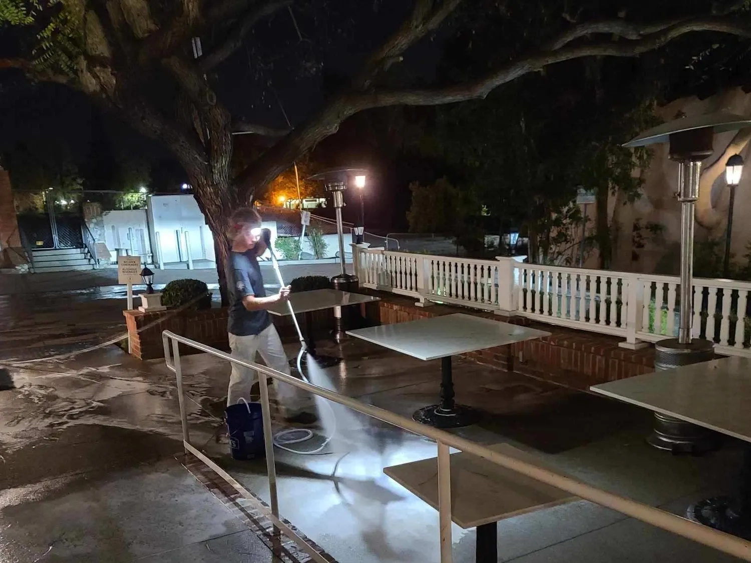 commercial pressure washing
